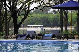 Azambezi River Lodge